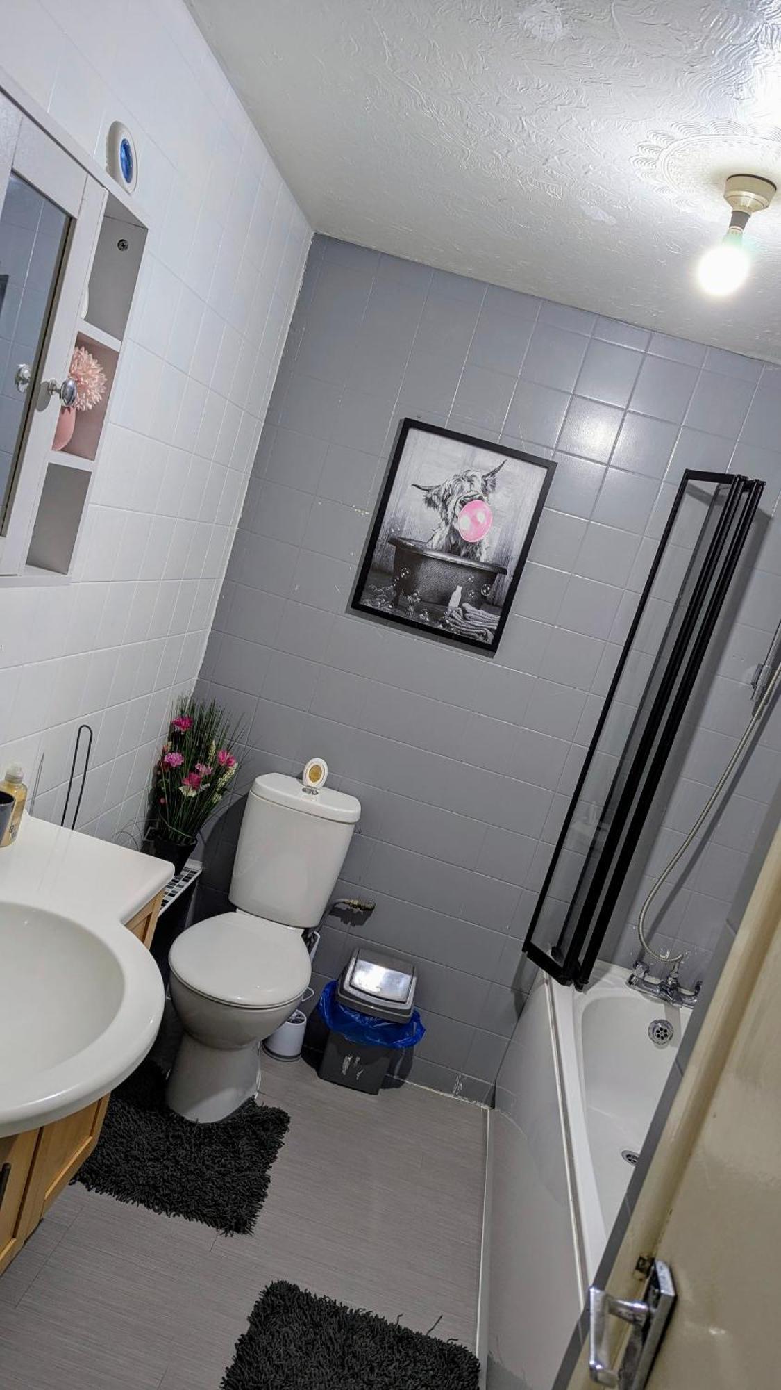 Homely Apartment In The Heart Of Town Centre - Sleeps 6 Борнмът Екстериор снимка