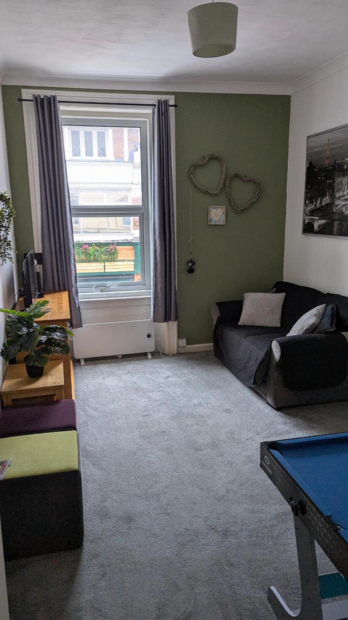 Homely Apartment In The Heart Of Town Centre - Sleeps 6 Борнмът Екстериор снимка